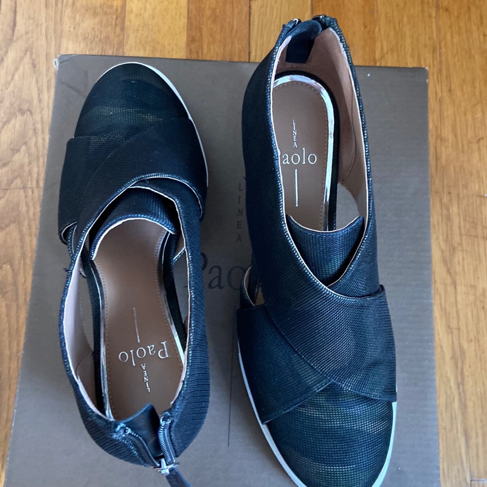 Wedge Sneaker